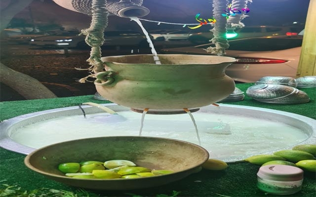 ماستاو بە لیمۆ و خوێ جمەی دێت