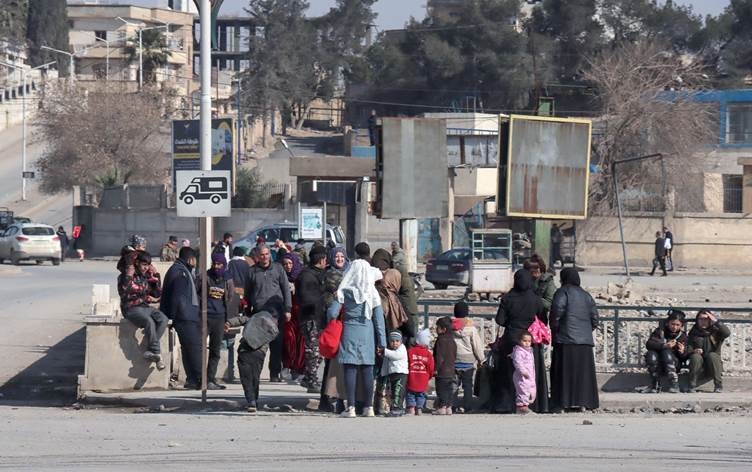 Li Efrînê ji ber şer pêleke koçberiyê dest pê kir