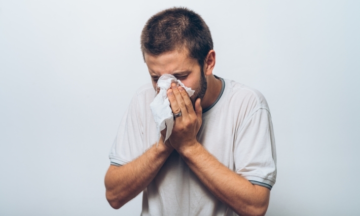 تعاني من سيلان الأنف بشكل متكرر في فصل الشتاء؟ 3 نصائح للتخلص من هذه المشكلة