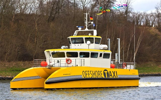 تاكسی ئاوی و ئاسمانی