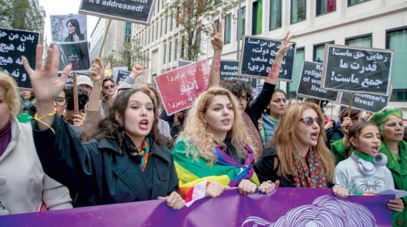 «بداية النهاية»... شعار الشهر الثاني من احتجاجات إيران