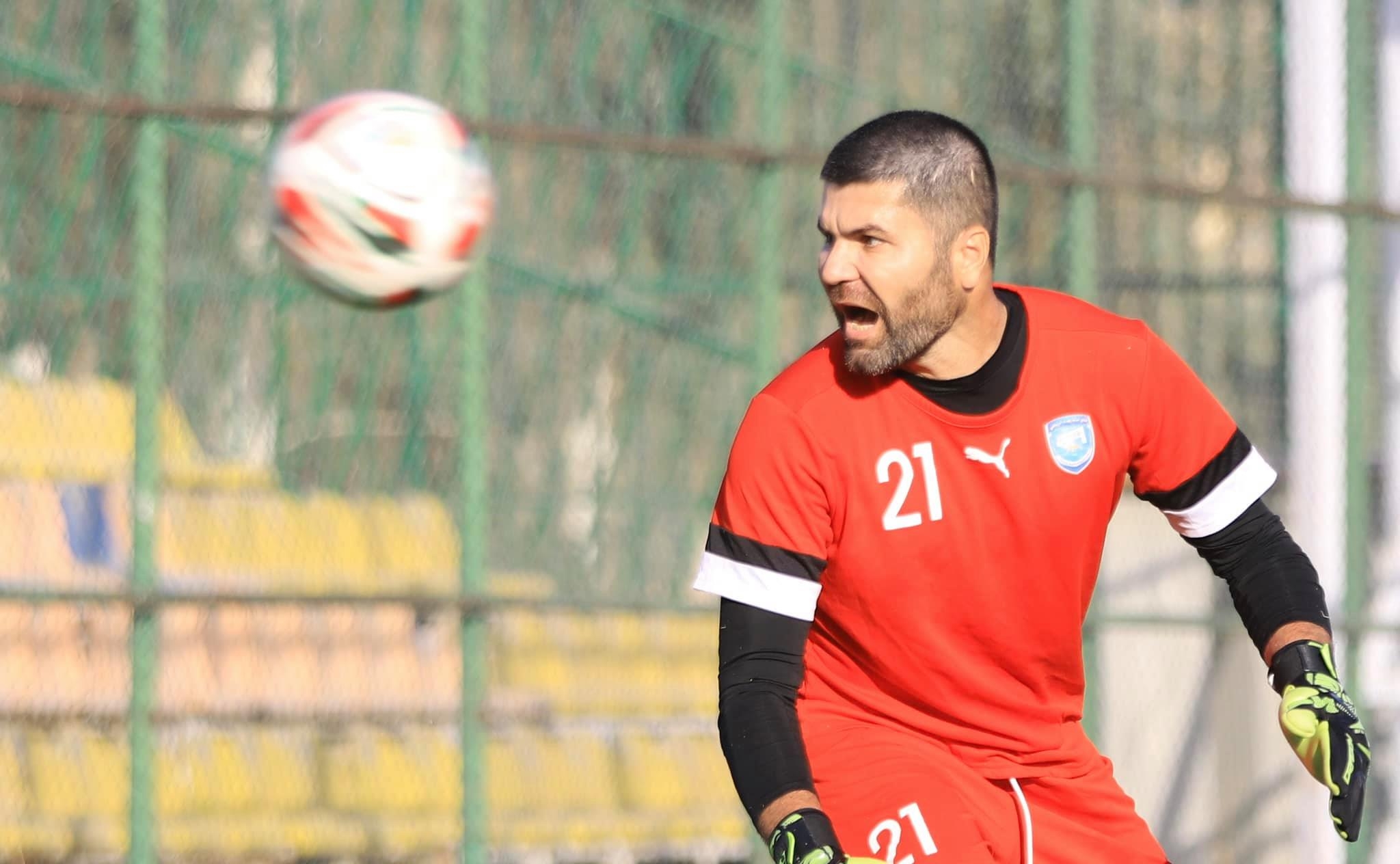 سه‌رهه‌نگ موحسین گرێبه‌ستى پێشكه‌ش كراوه‌