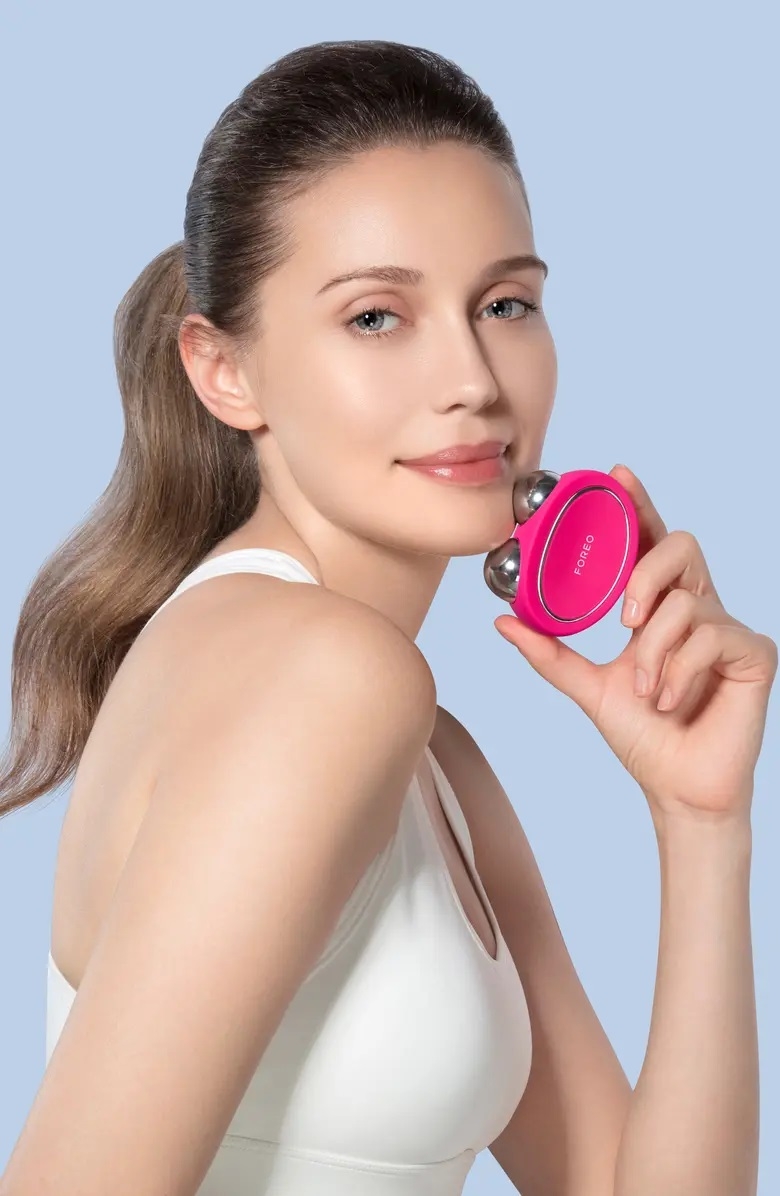 ماساژی روخسار و گەڕانەوەی گەنجێتی