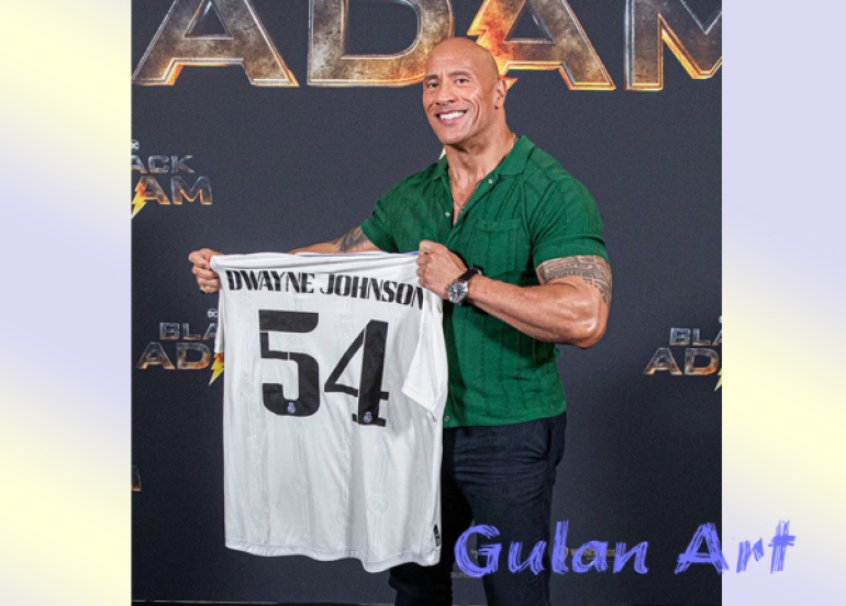 دوەین جۆنسون لە یەكەم نمایشی فیلمەكەیدا بە شێوەیەكی جیاواز دەركەوت