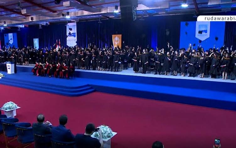 تخرج الدفعة الثانية عشر من طلاب جامعة كوردستان هولير في أربيل
