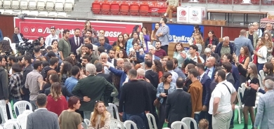 Axaftina bi zimanê Kurdî di Civîna Giştî ya Baroya Îzmîrê de rastî êrîşê hat