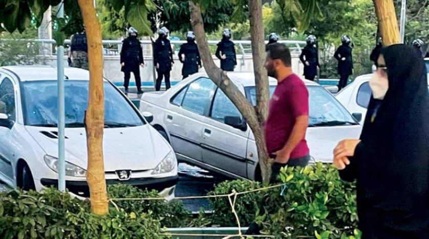 شد وجذب في جامعات إيران مع استمرار الاحتجاجات