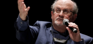 Nivîskarê navdar çaveke xwe ji dest da