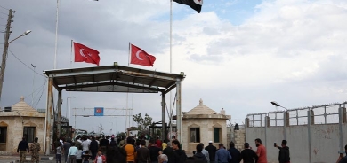 HRW: Tirkiyê bi sedan penaberên Sûrî bi zorê şandine welatê wan