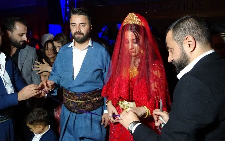 Li Wanê 3 milyon û 650 hezar TL bi zava û bûkê ve kirin