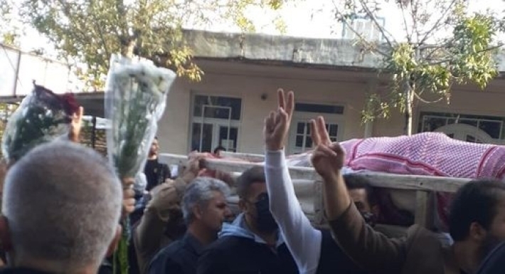 Xwepêşanderên Mehabadê dest li ser qaymeqamtiya bajar de girtin