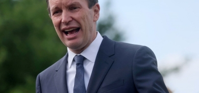 Democratic U.S. senator wants probe into Saudi firm's stake in Twitter