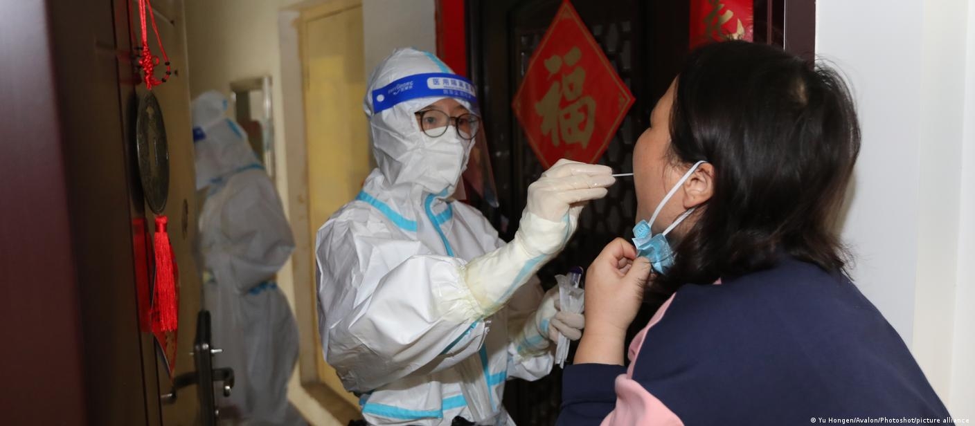 China locks down area around iPhone factory