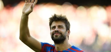 بدون سابق إنذار.. نجم برشلونة بيكيه يعلن اعتزاله