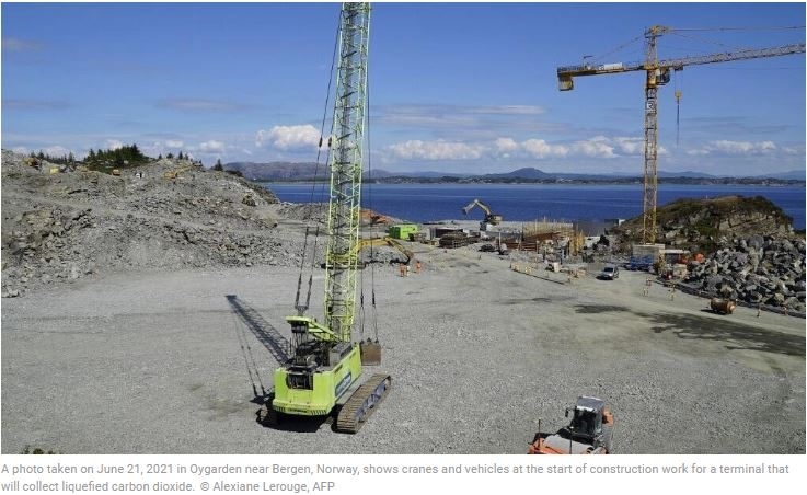 CO2 capture and storage: Environmental lifeline or blank cheque for polluters?