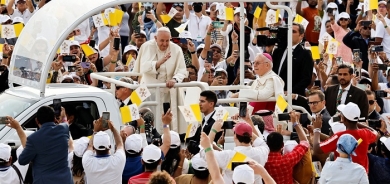 Pope Francis thrills small Gulf Catholic community with big Mass
