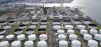 Oil falls on fading demand hopes as China sticks to strict COVID plan