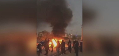 Rojhilatê Kurdistanê; Xwepêşanderan binkeyeke Supaya Pasdaran şewitandin