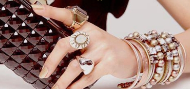 كاریگەری جلوبەرگ و ئێكسسوارەكان لەسەر پێست