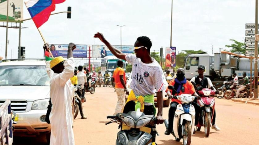 باريس تعلن انتهاء عمليتها العسكرية في الساحل