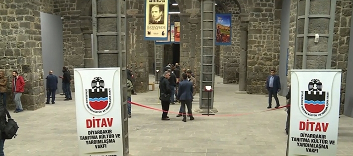 Diyarbekir- 40 kovar di pêşangehekê de hatin pêşkêşkirin