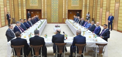 فؤاد حسين يؤكد أهمية تفعيل الدبلوماسية الاقتصادية ورفع كفاءة الجهاز الإداري