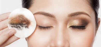 7 خطوات لإزالة مكياجك