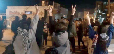 إضراب في «البازار»... وهتافات ضد خامنئي