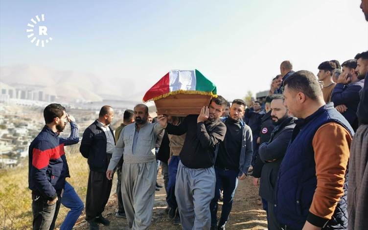 Cenazeyên 14 welatiyên di teqîna Silêmaniyê de canê xwe ji dest dan hatin veşartin