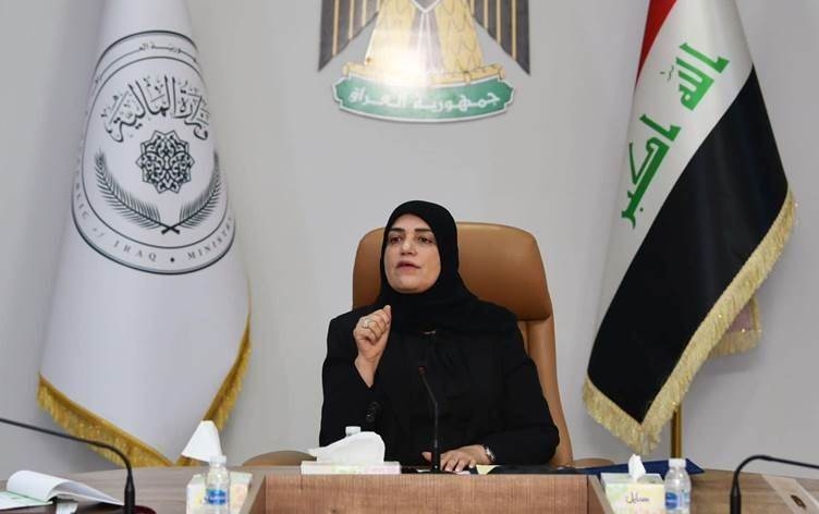 وزير مالية العراق: تعيين 850 ألف شخص العام المقبل