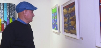 Li Stenbolê di pêşangehekê de tabloyên hunermendên Kurd cih digrin