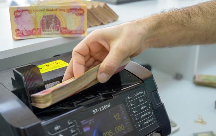 عضو بالمالية النيابية: ازدواج الراتب مخالفة قانونية