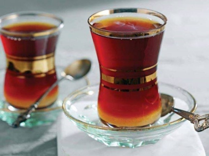 لا تأكل هذه الأطعمة عندما تشرب الشاي