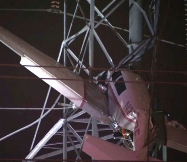 کەوتنەخوارەوەی فڕۆکەیەکی بچووک و لەکارکەوتنی کارەبا لە بەشێکی پایتەختی ئەمریکا