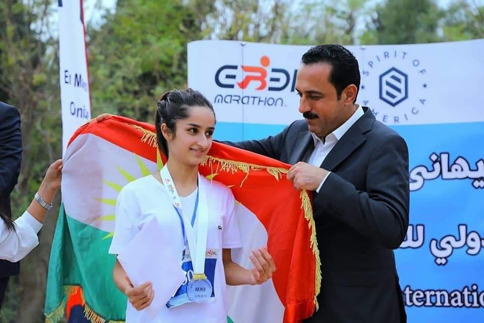 لاى من پاڵه‌وان بوون سه‌ربه‌زرییه‌