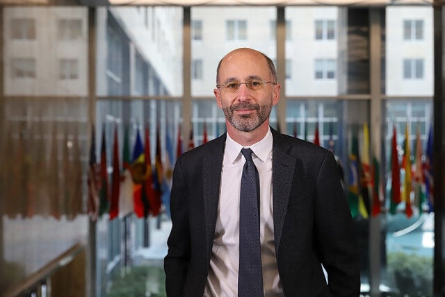 Robert Mali: Amerîka bijardeya leşkerî dipejrîne