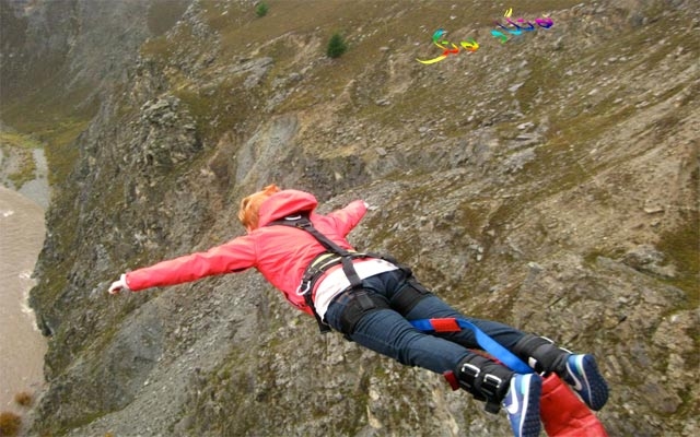 سەركێشیی خۆهەڵدان لە شوێنی بەرز