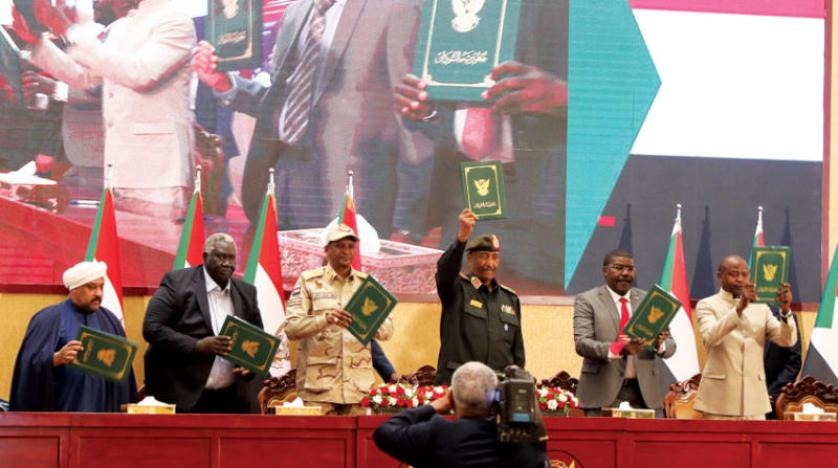 البرهان : الجيش إلى الثكنات والأحزاب إلى الانتخابات