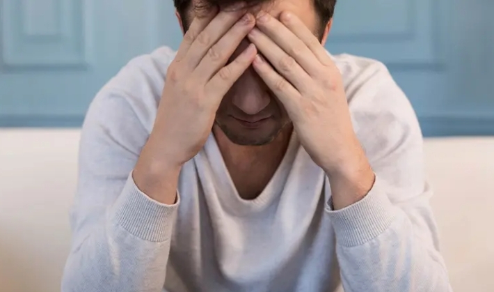 دراسة: الشعور بالتوتر يقل مع تقدم العمر