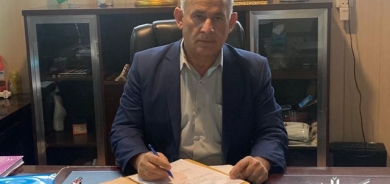 موزەفەر سابیر  بەڕێوەبەری چاودێریی بازرگانیی پارێزگای هەولێر (بە وەكالەت) بۆ گوڵان:     شەو و ڕۆژ چاودێریی بازاڕ دەكەین و هاووڵاتیانیش دەتوانن لە هەر سەرپێچییەك ئاگادارمان بكەنەوە