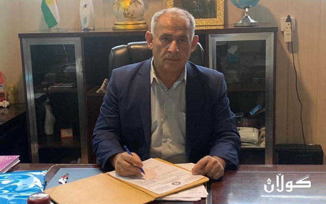 موزەفەر سابیر  بەڕێوەبەری چاودێریی بازرگانیی پارێزگای هەولێر (بە وەكالەت) بۆ گوڵان:     شەو و ڕۆژ چاودێریی بازاڕ دەكەین و هاووڵاتیانیش دەتوانن لە هەر سەرپێچییەك ئاگادارمان بكەنەوە