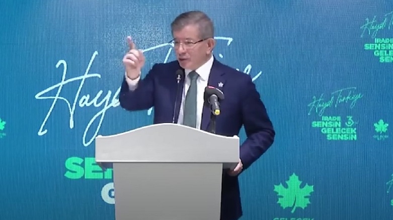 Davutoglu: Qedexekirina zimanê Kurdî sûcê li dijî mirovahiyê ye