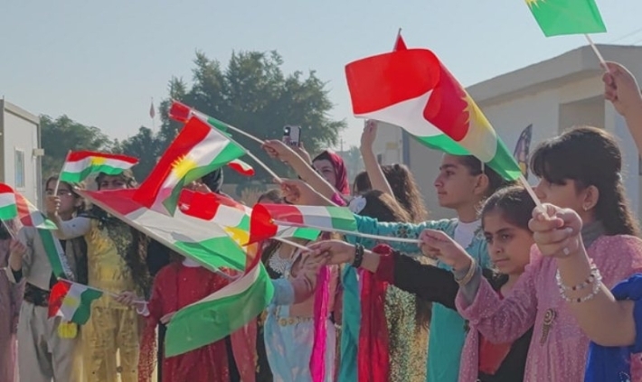 Li Xaneqînê merasîmên Roja Ala Kurdistanê