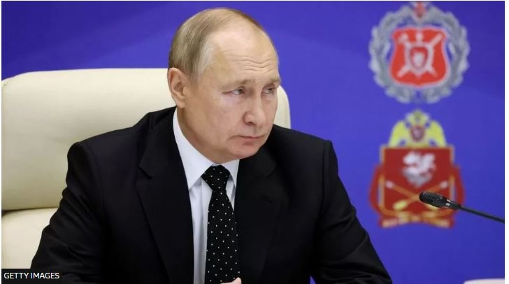 Putin meets generals as Russian missiles pound cities