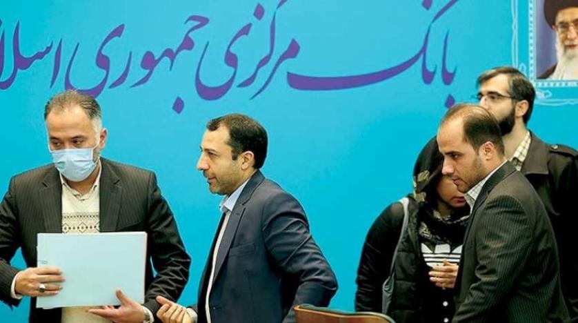 طهران تحمّل المحتجين مسؤولية تدهور العملة