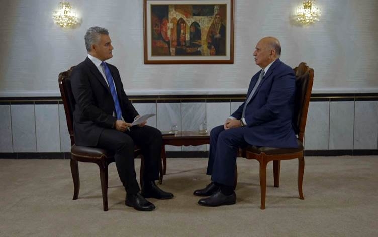 فؤاد حسين : يجب تنظيم العلاقة بين بغداد وأربيل بقانون