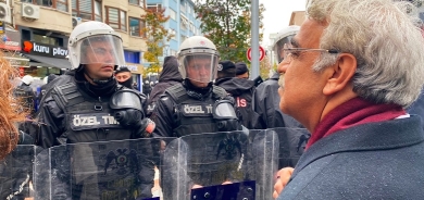 Opozîsyona Tirkiyê bertek nîşanî dorpêçkirina Hevserokê HDPê da