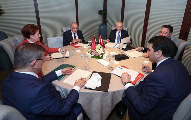 Davutoglu dîroka civîna dehemîn a partiyên opozîsyonê eşkere kir