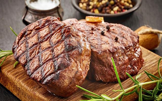 لەش چیی بەسەردا دێت ئەگەر واز لە خواردنی گۆشت بێنیت؟