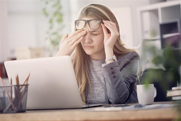 لحماية عينيك.. نصائح للتخفيف من الإجهاد الرقمي